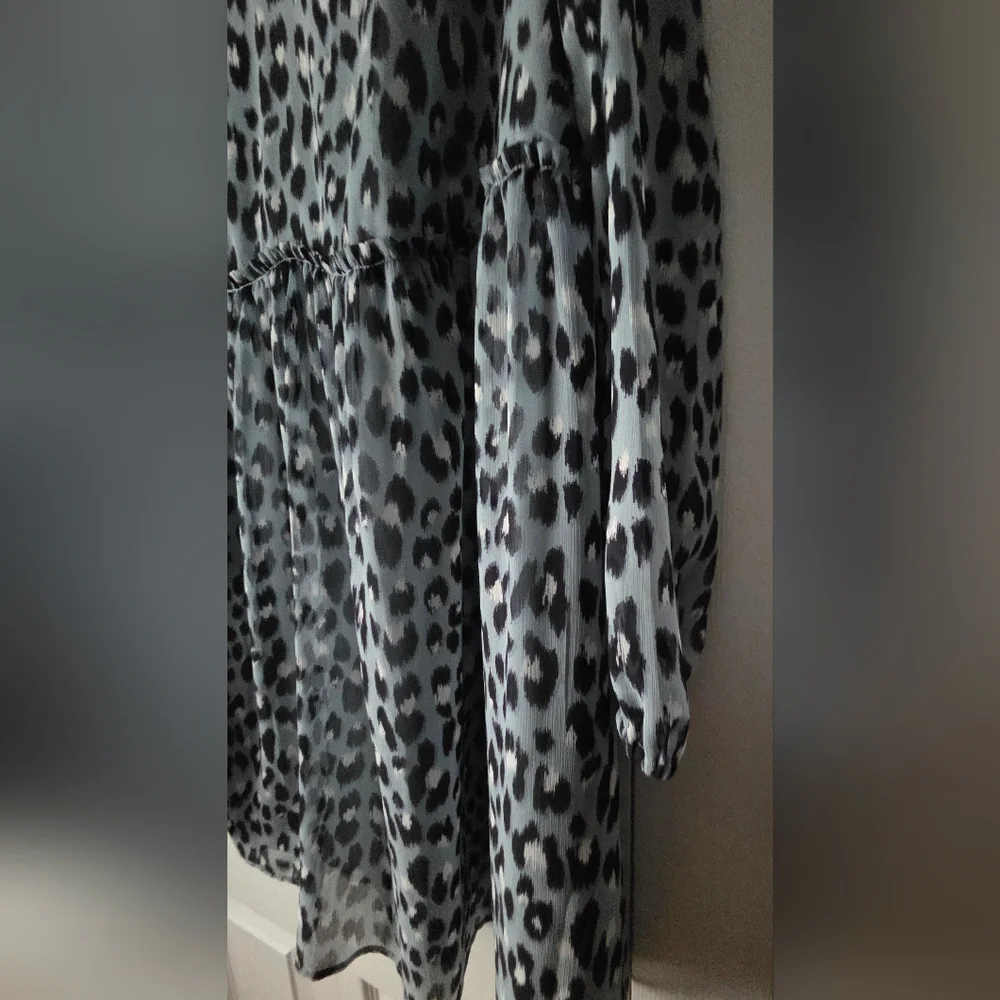 NWT LOFT Blue Leopard Print V-Neck Long Sleeve Dress Size 14